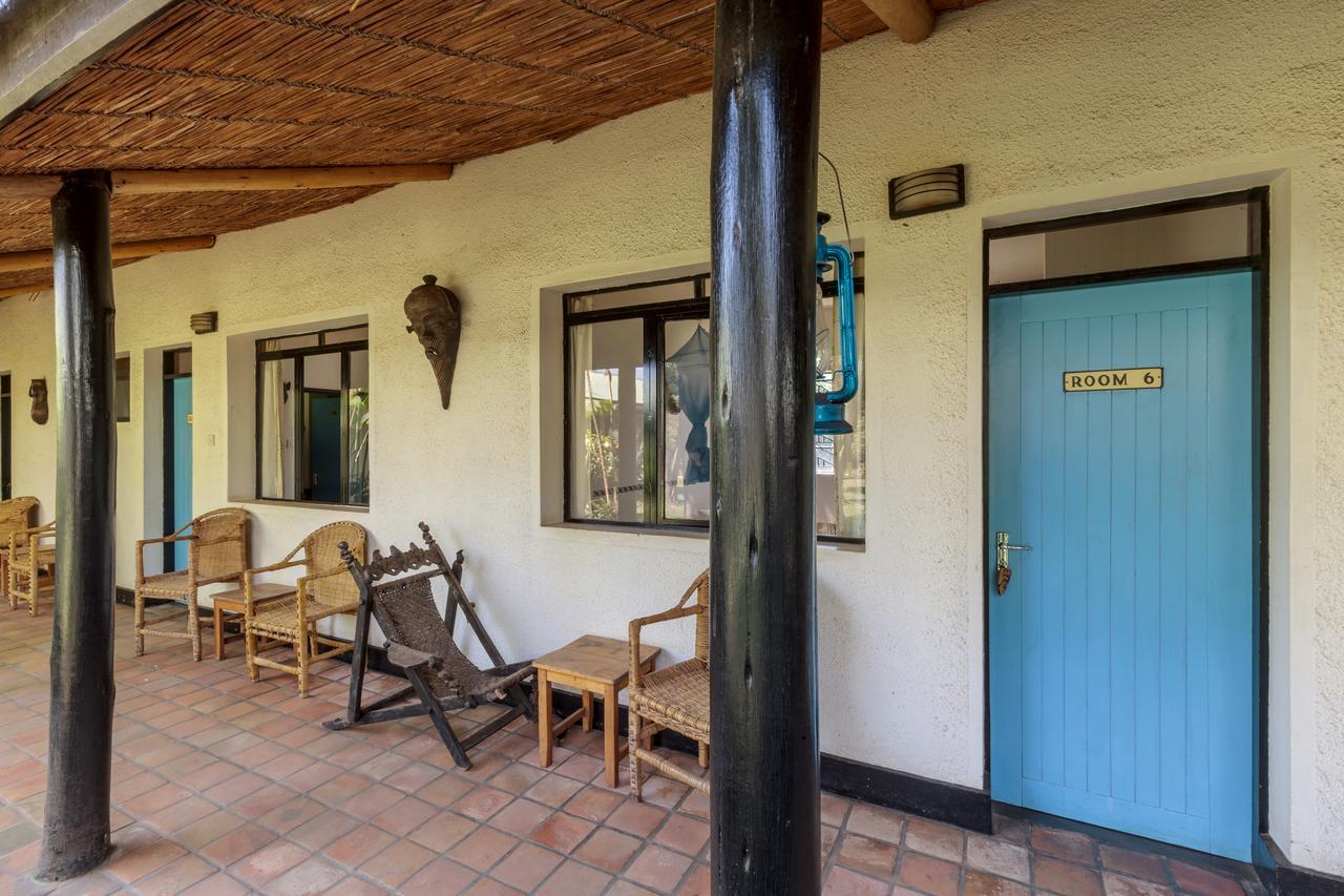 Travellers Rest Hotel Kisoro Exterior photo