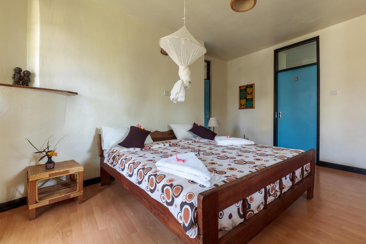Travellers Rest Hotel Kisoro Exterior photo
